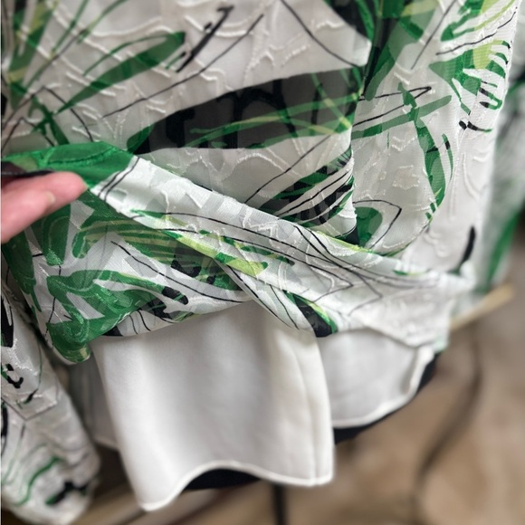 WHITE HOUSE BLACK MARKET PALM PRINT OFF THE SHOULDER HALTER PEASANT BLOUSE SZ M - Picture 3 of 11